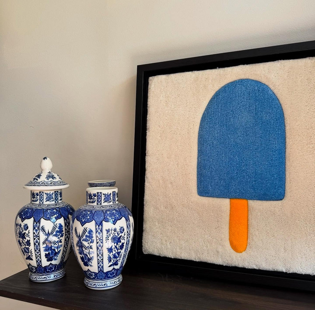 Hand-tufted wall art. Ice cream blue in wooden frame. 50x50 cm.