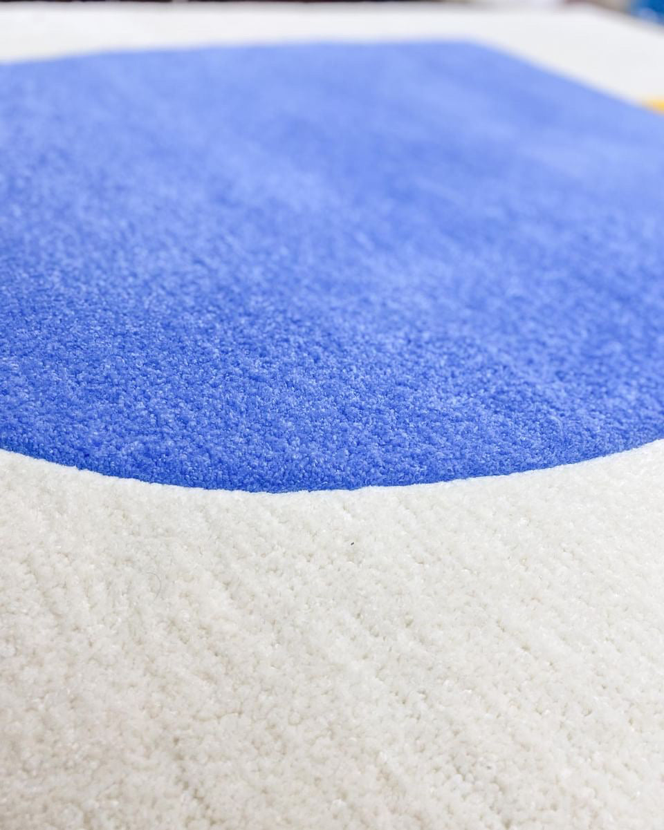 Hand-tufted wall art. The Big Ice Cream blue in wooden frame. 100x120