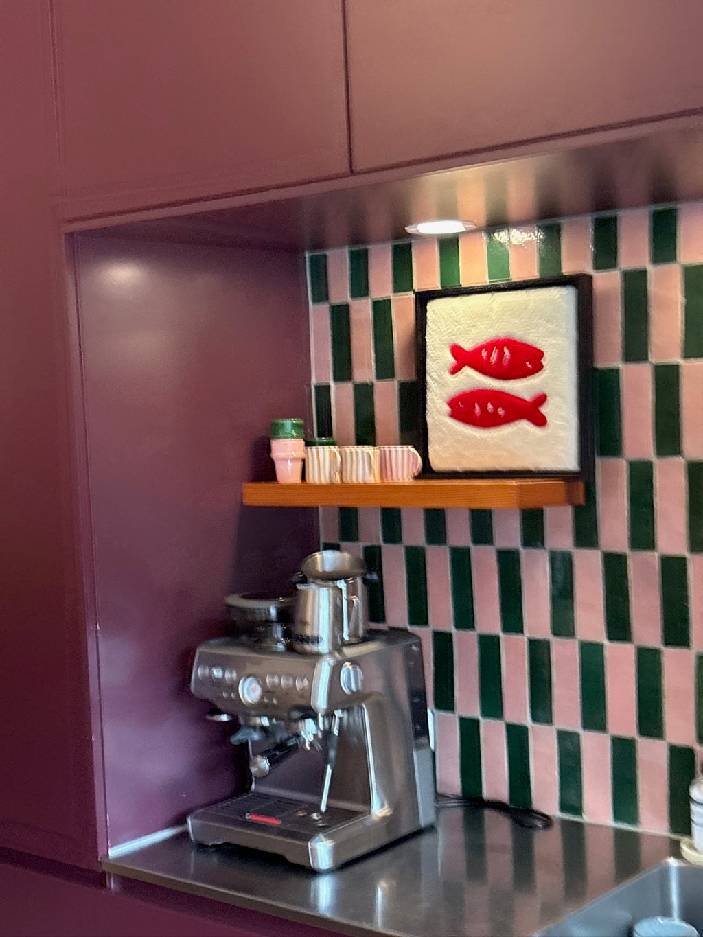 Hand-tufted wall art. Sardines red in wooden frame. 30 x 30 cm.