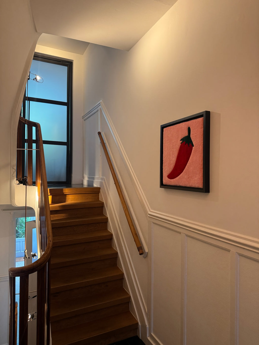 Hand-tufted wall art. Hot Chili red in wooden frame. 50x50 cm.